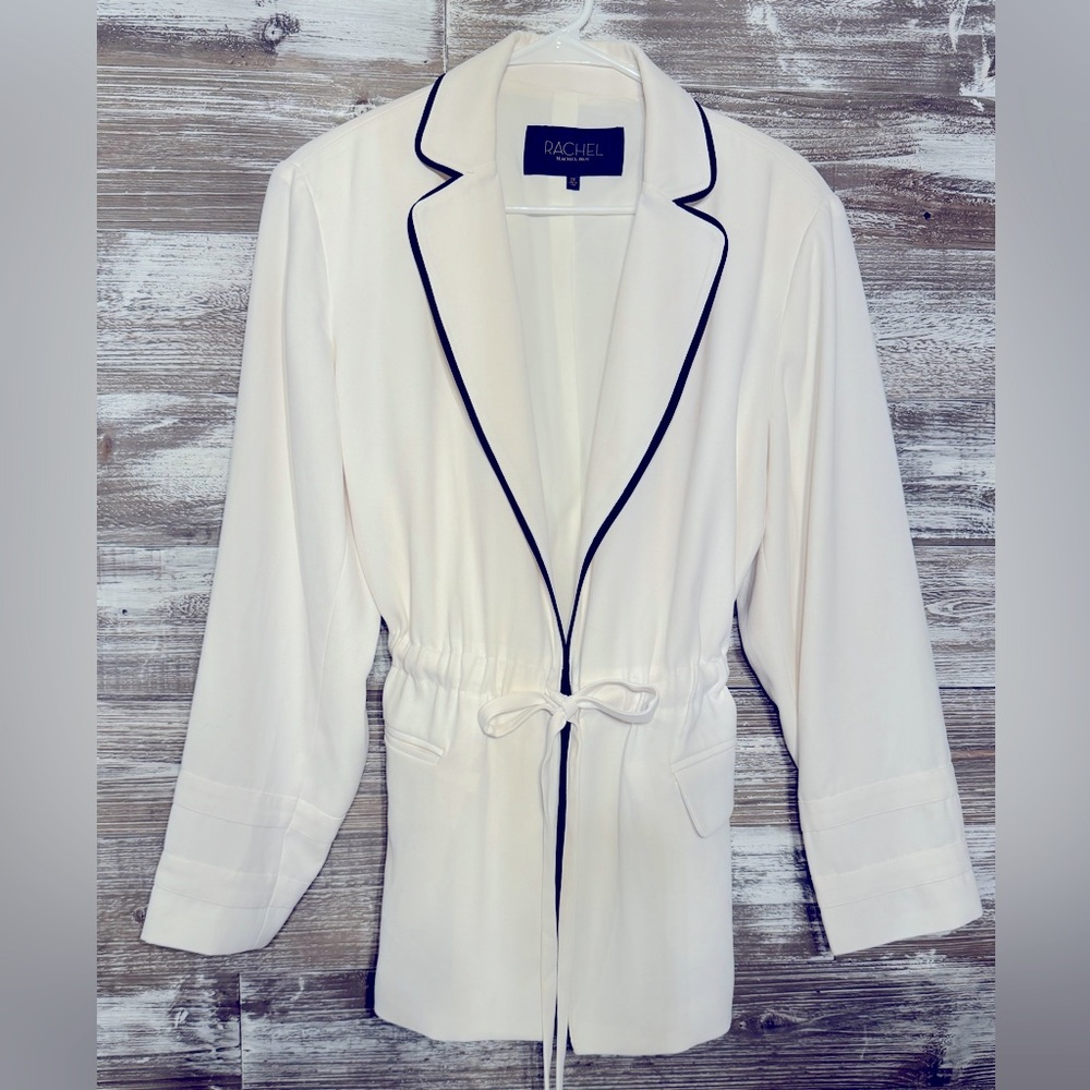 Rachel Roy white blazer with waste tie and black pipe edging, size 2X